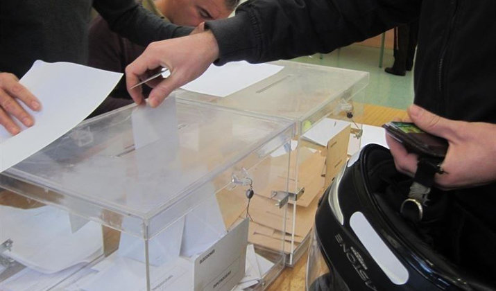 Casi medio millón de personas están llamadas a votar en Cantabria