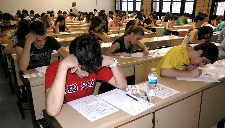 Estudiantes durante una prueba de Selectividad