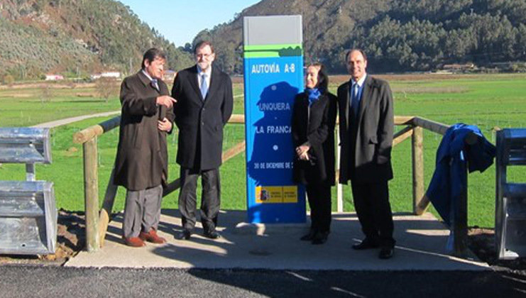 El presidente en funciones, Mariano Rajoy, junto al ex presidente de Cantabria, Ignacio Diego