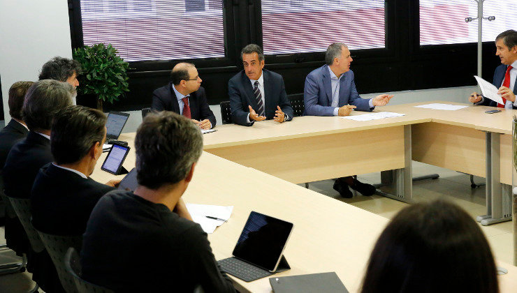 El consejero de Industria, Francisco Martín, durante el encuentro con la Comisión de Desarrollo Sostenible de CEOE-Cepyme