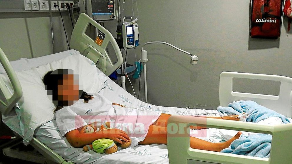 La niña de ocho años hospitalizada en Palma tras la paliza en su colegio. Última hora