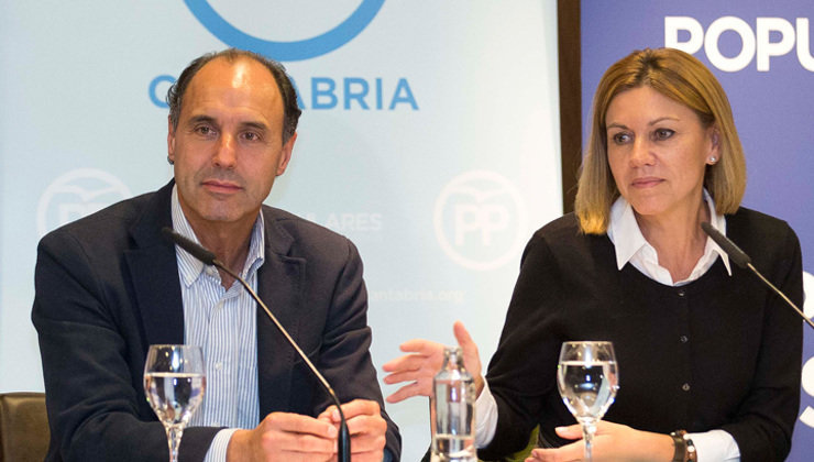 El presidente del PP en Cantabria, Ignacio Diego, y su homóloga en Castilla y León, Dolores de Cospedal