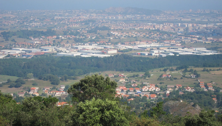 La producción industrial de Cantabria volvió a caer en octubre