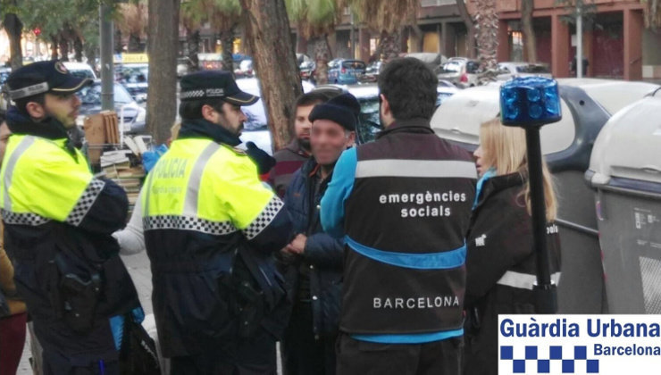 La Guardia Urbana de Barcelona ha denunciado al &#39;youtuber&#39; que dio galletas con pasta de dientes a un &#39;sin techo&#39;