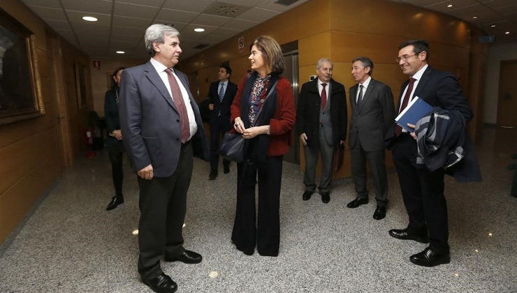 El consejero de Presidencia y Justicia, Rafael de la Sierra, junto a la secretaria de Estado de Justicia, Carmen Sánchez Cortés