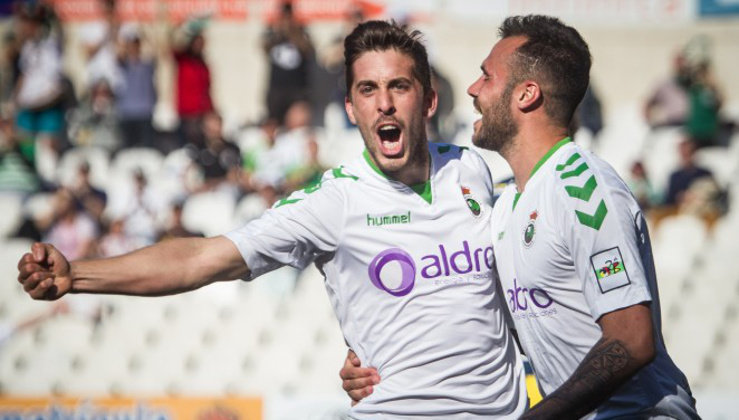 Héber celebra un gol junto a Santi Jara