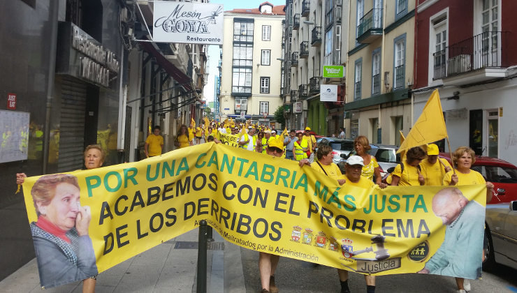 Un momento de las anteriores marchas a Santander de los afectados por los derribos