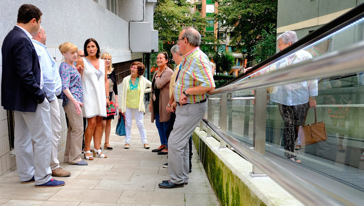 La alcaldesa de Santander, Gema Igual, ha visitado las mejoras de la calle Eulalio Ferrer