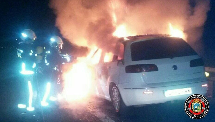 El incendio se ha producido en el interior del vehículo