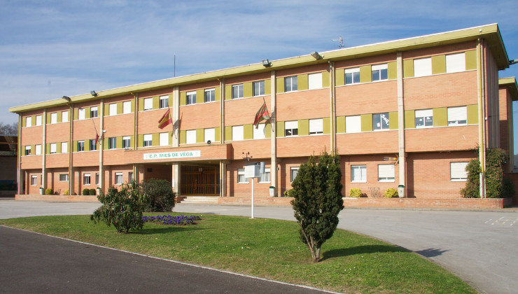Colegio Mies de Vega de Torrelavega