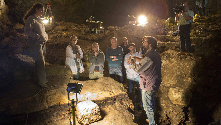 Las investigaciones continúan en la cueva de El Pendo