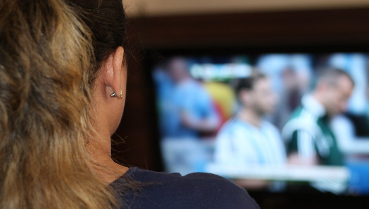 Los españoles se pasan casi cinco horas frente a la televisión