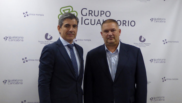 El director general de Igualatorio Cantabria, Pablo Corral, y el presidente de la Federación Cántabra de Baloncesto, José Luis Teja