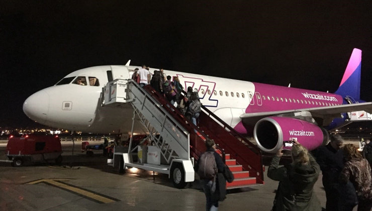 Los pasajeros con destino a Varsovia han embarcado después de 25 horas. Foto: Europa Press