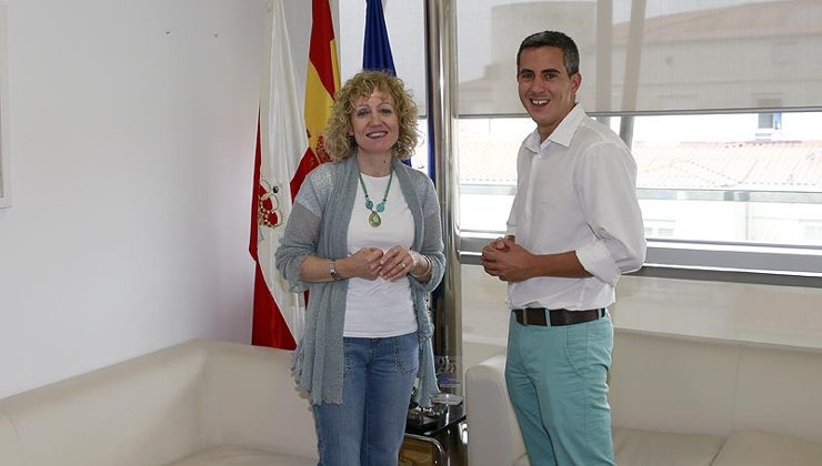 La exsecretaria general del PSOE de Cantabria, Eva Díaz Tezanos, y el actual líder socialista, Pablo Zuloaga, en una foto de archivo