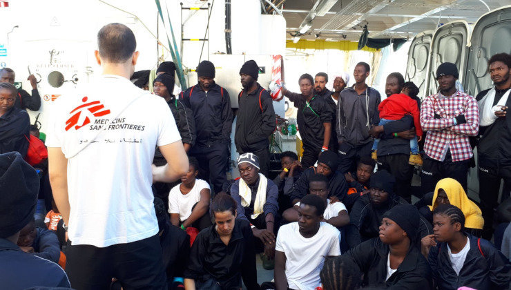 MSF team onboard Aquarius explain to people rescued that they will disembark this morning in port of Valencia and what they can expect. People are calm and pleased to be arriving in Spain.