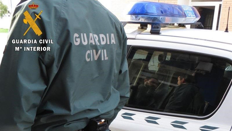 La Guardia Civil ha detenido a un hombre en Sevilla por un delito de estafa