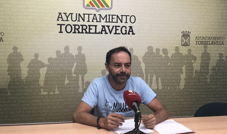 El concejal de ACPT, Iván Martínez, en rueda de prensa