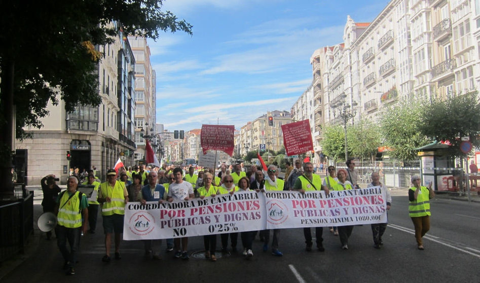 Manifestación Coordinadora de Cantabria en defensa de las pensiones públicas