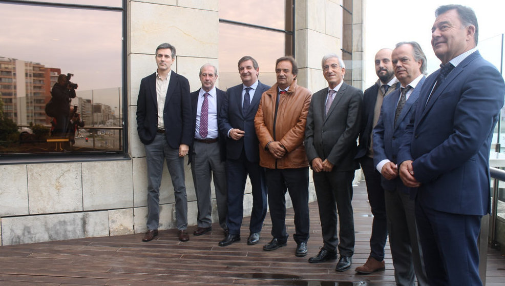 Miembros de la Asociación de Constructores y Promotores de Cantabria, durante el encuentro