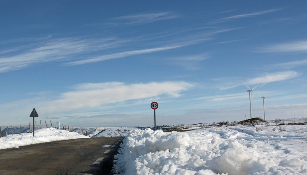 La nieve ha obligado a cerrar el Puerto de Lunada y Estacas de Trueba