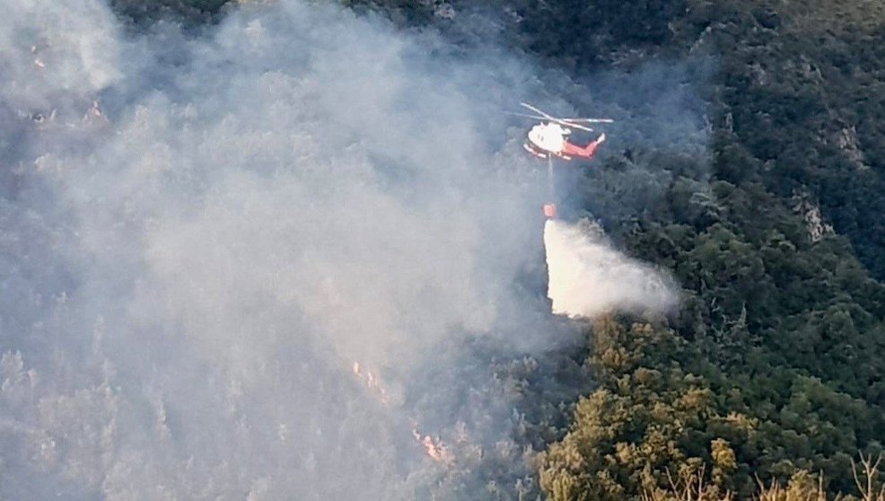 Helicóptero en la lucha contra incendios