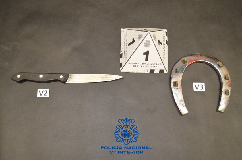 Cuchillo y herradura intervenidas en la reyerta del piso compartido en Santander
