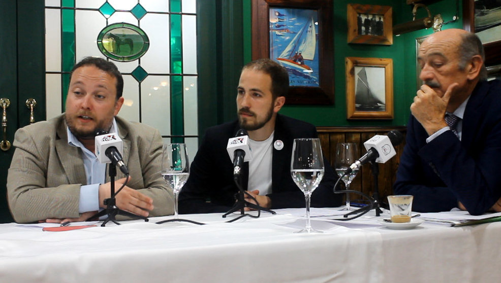 Rubén Gómez, Luis del Piñal y José María Mazón, durante el debate