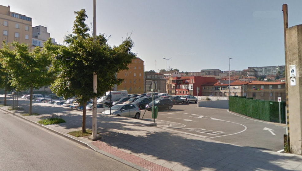 Aparcamiento frente al Parlamento de Cantabria | Foto: Google Maps