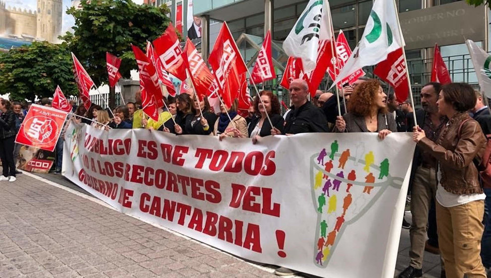 Concentración del personal laboral del Gobierno de Cantabria