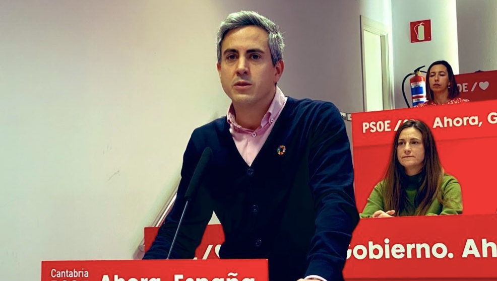 El secretario general del PSOE de Cantabria y vicepresidente regional, Pablo Zuloaga, interviene ante el Comité Regional del partido