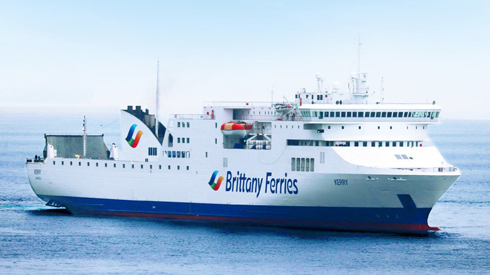 Barco de Brittany Ferries que realiza la ruta Santander-Cork

Barco de Brittany Ferries que realiza la ruta Santander-Cork

  (Foto de ARCHIVO)

10/15/2019