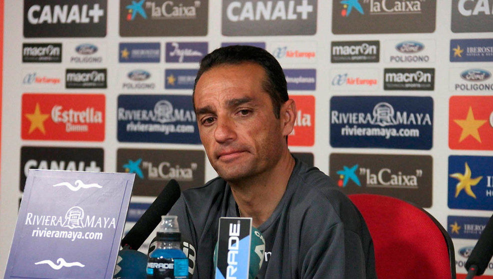 José Luis Oltra, durante una rueda de prensa | Foto de archivo de sportsdecanostra.com