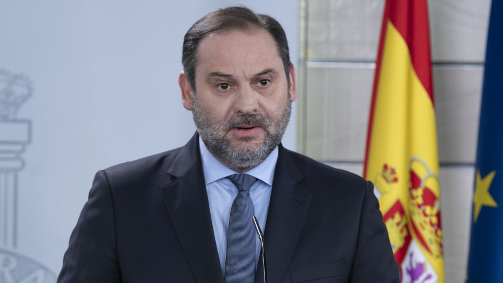 El ministro de Transportes, José Luis Ábalos, en rueda de prensa en el Palacio de la Moncloa