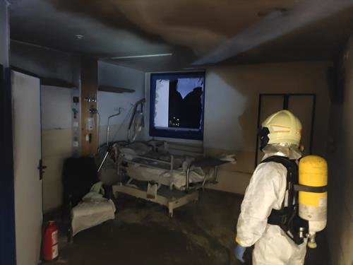 Incendio habitación Hospital de Laredo-Foto 112