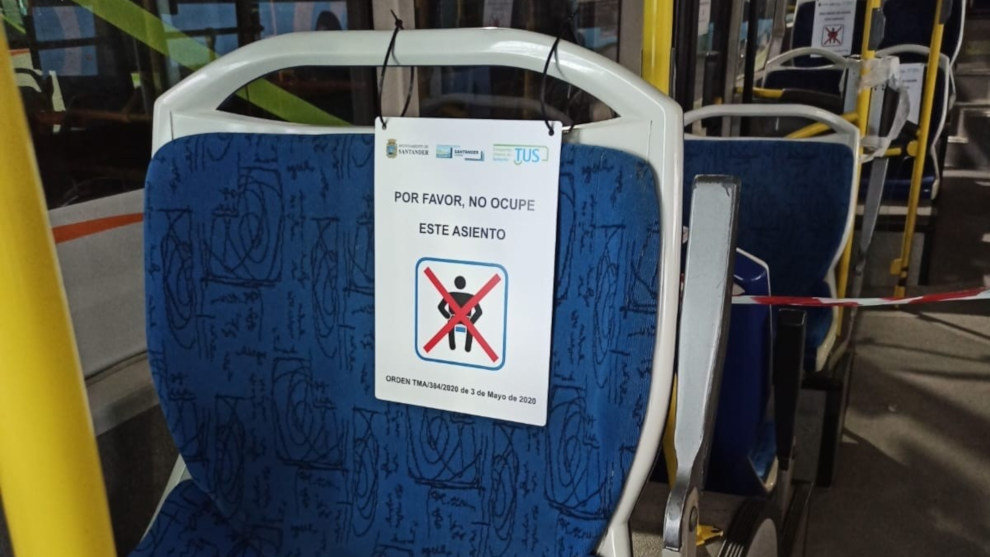 Cartel colocado en los autobuses de Santander en los asientos que no deben ser ocupados