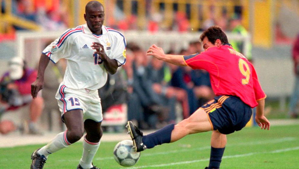 Thuram y Munitis en el partido España - Francia de la Eurocopa 2000 | Foto: Getty Images