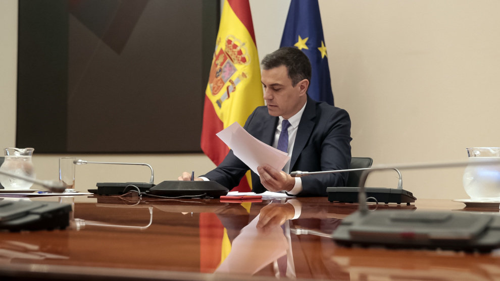 El presidente del Gobierno, Pedro Sánchez, se reúne por videoconferencia con los presidentes autonómicos