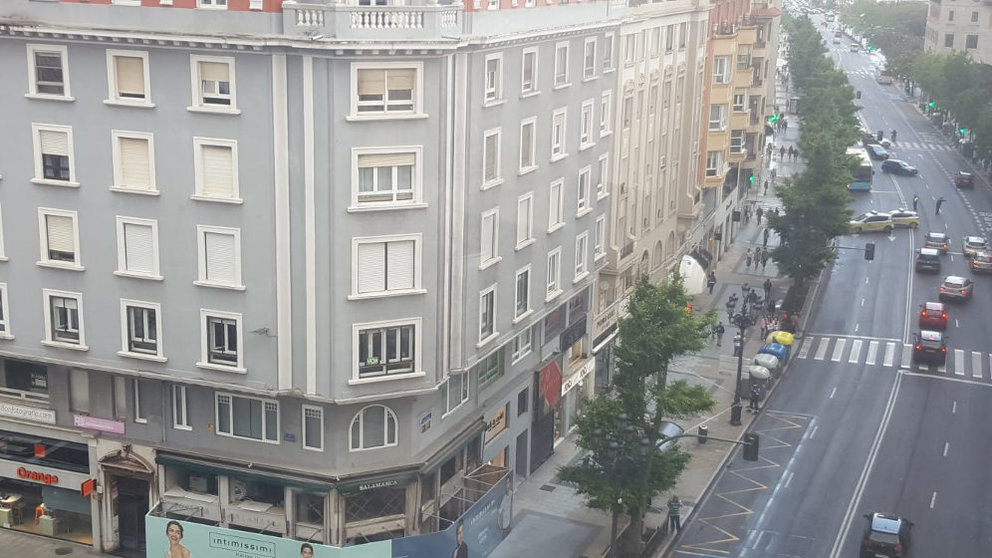 Edificio acordonado en el centro de Santander