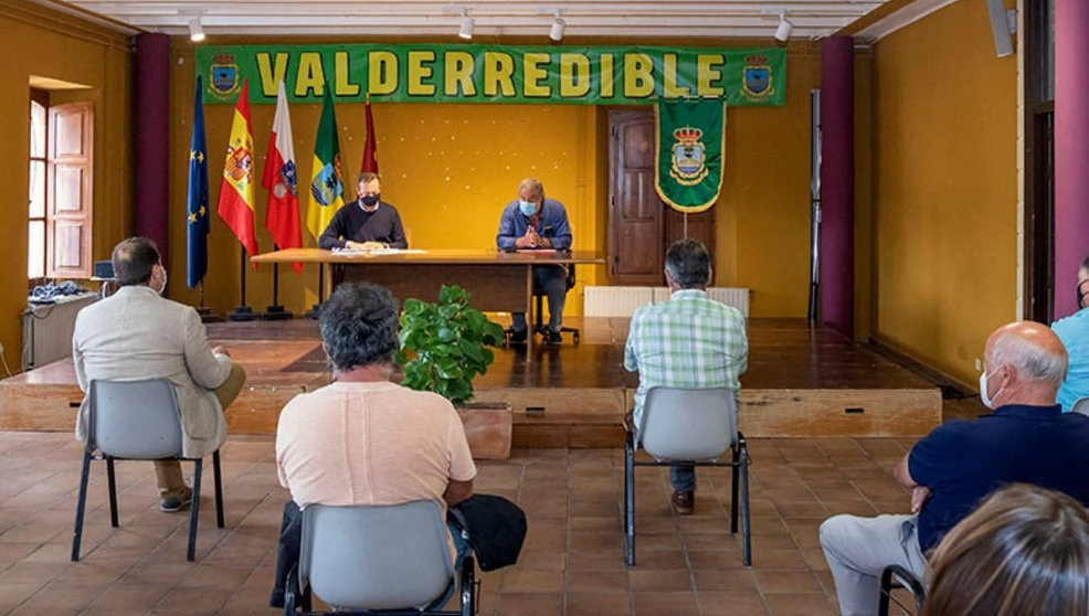Visita del consejero de Desarrollo Rural, Guillermo Blanco, a Valderredible, junto al alcalde Fernando Fernández