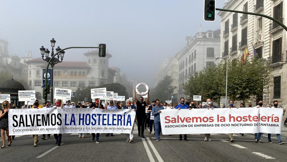 Imagen de la manifestación por las calles de Santander