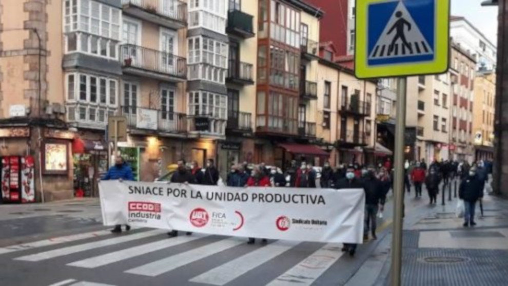 Nueva manifestación de la plantilla de Sniace en Torrelavega