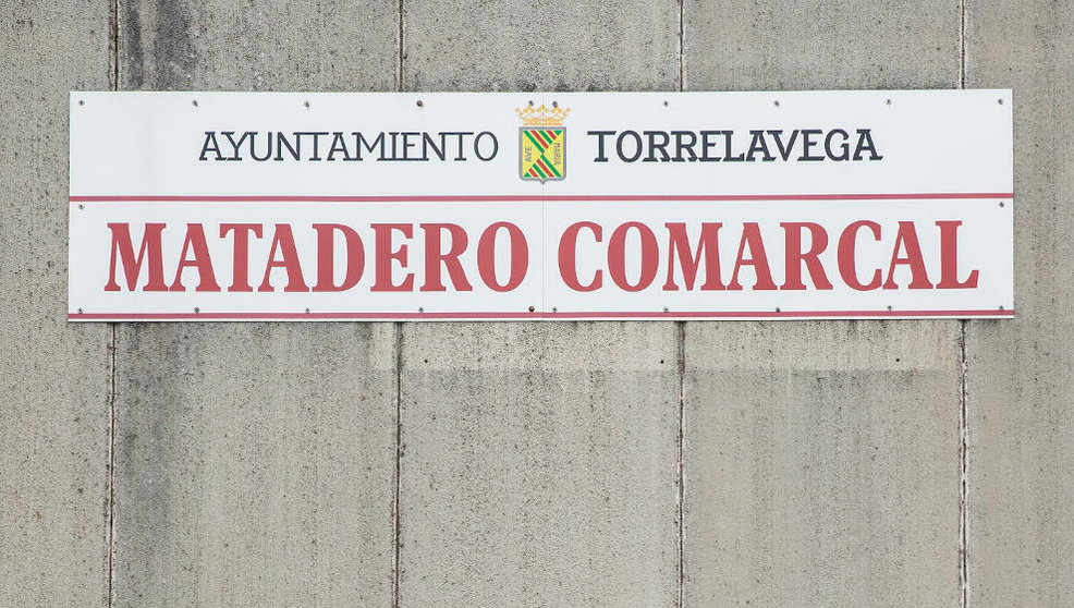 El matadero comarcal de Barreda reanuda su actividad