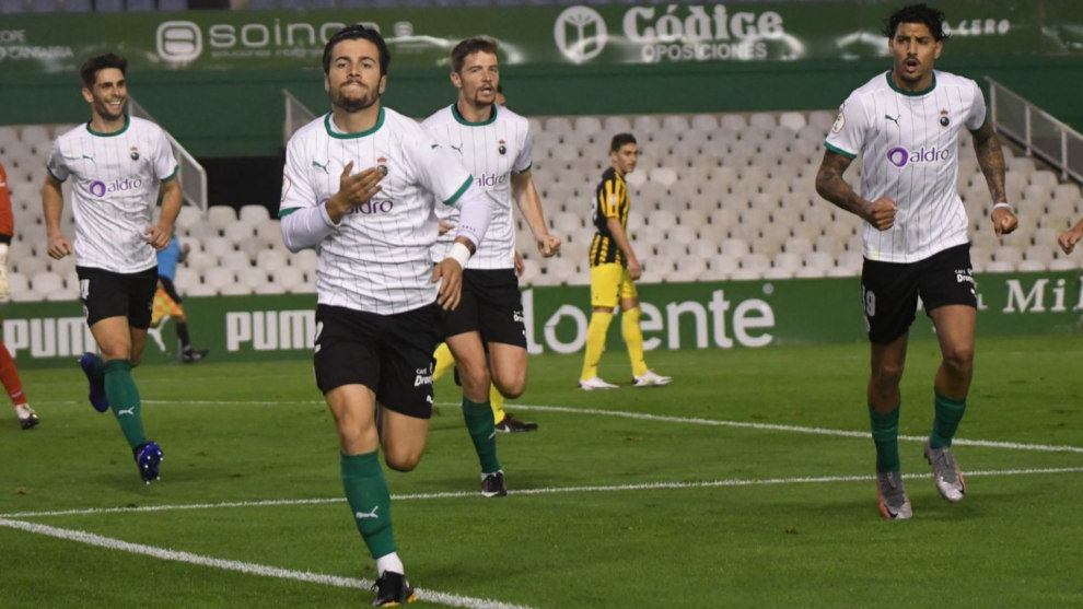 Martín Solar celebrando un gol esta tarde en El Sardinero | Foto: Real Racing Club