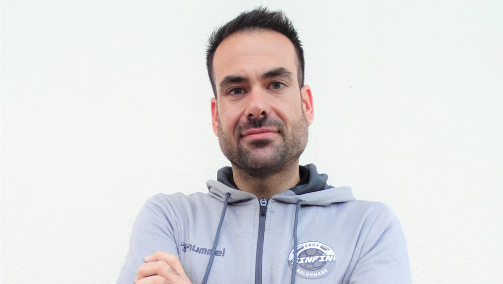 El entrenador del Liberbank Cantabria Sinfín, Víctor Montesinos
