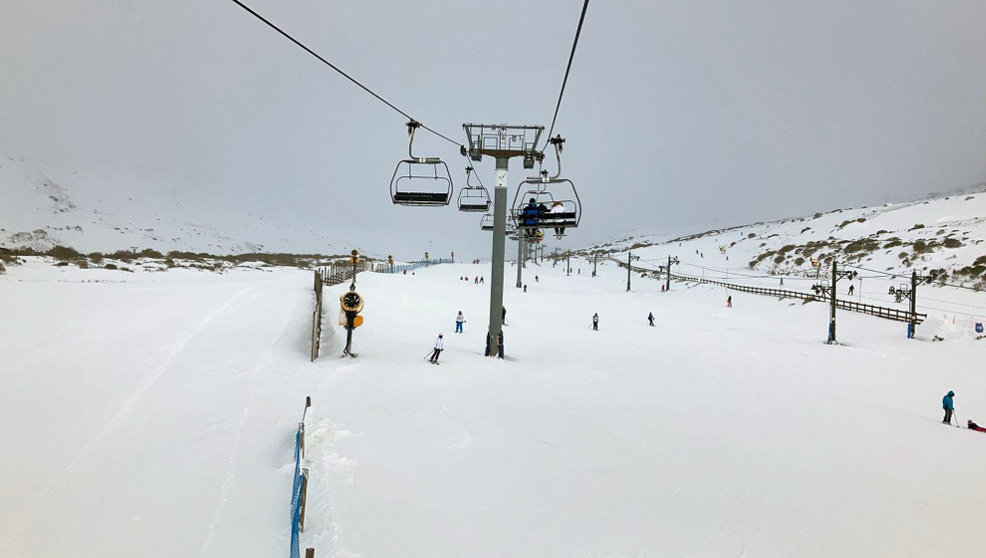 La estación de esquí de Alto Campoo ha recibido a sus primeros usuarios de la temporada