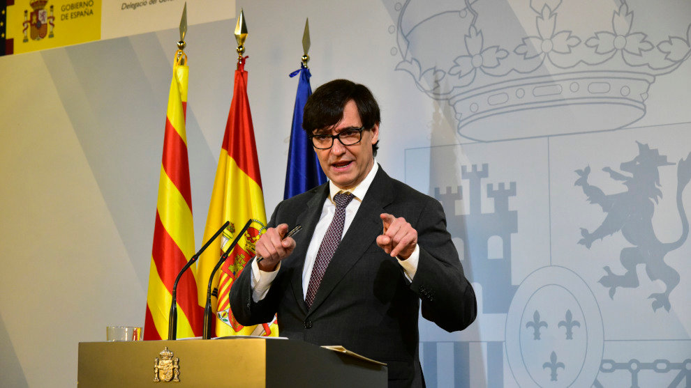 El ministro de Sanidad, Salvador Illa, interviene durante una comparecencia convocada ante los medios para hacer seguimiento de la pandemia por Covid-19, en Barcelona, Catalunya