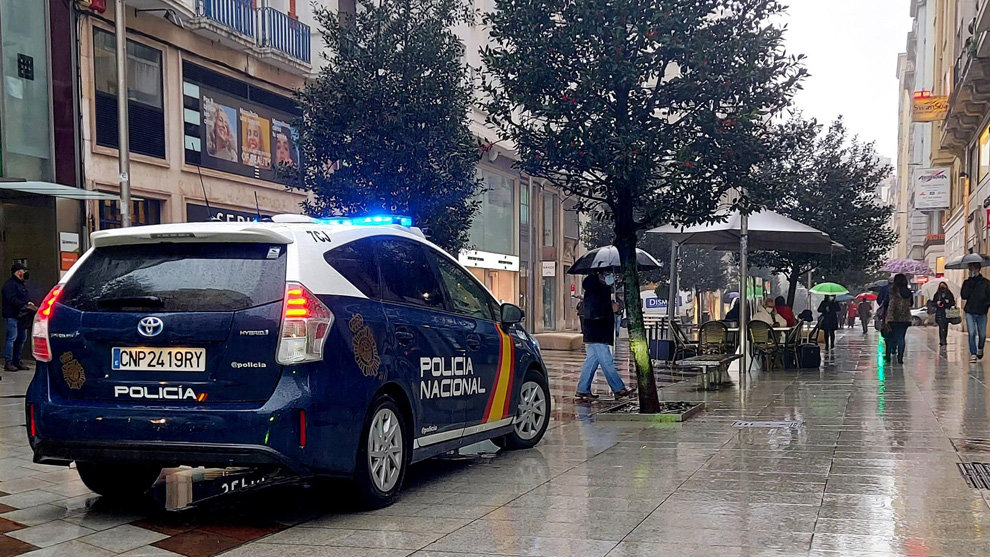 Detenida una mujer que se escondió en un parking tras robar en un comercio de Santander | Foto:Policía Nacional