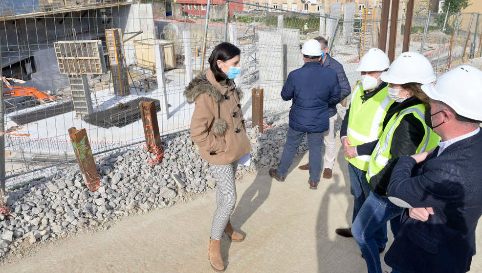 La alcaldesa de Santander, Gema Igual, visita las obras de VPO en Tabacalera