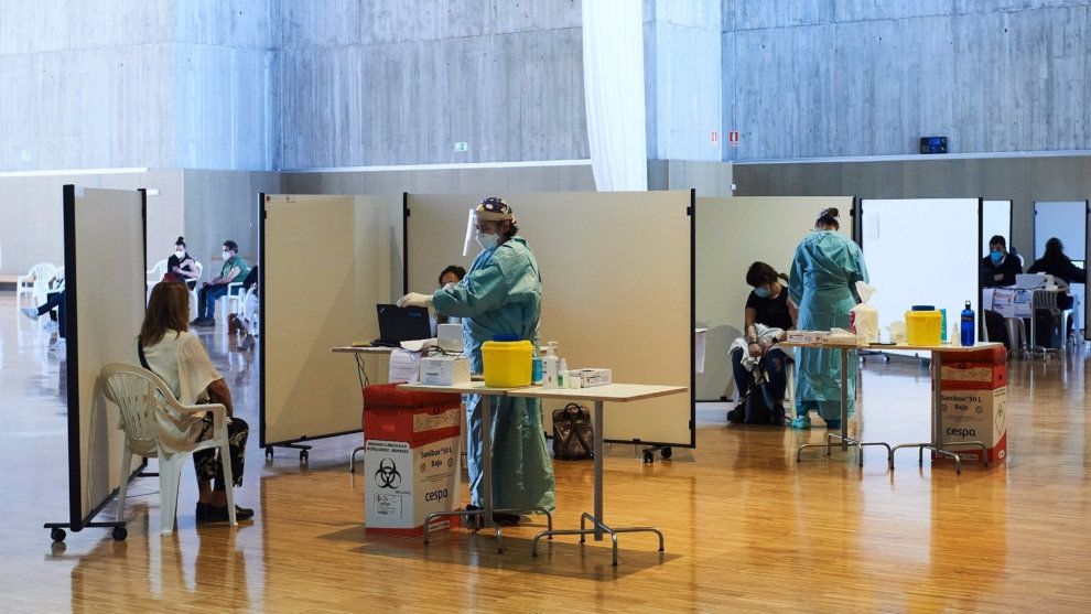 Vacunación masiva contra el Covid en el Palacio de Exposiciones de Santander